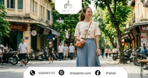 Outfit áo thun form rộng nữ phối chân váy phong cách Hàn Quốc nữ tính, năng động và hiện đại