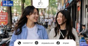 Các kiểu phối áo sơ mi với áo thun nữ trẻ trung và năng động
