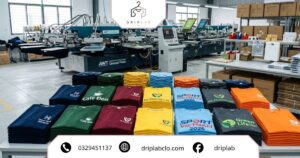 Áo thun đồng phục theo yêu cầu đã hoàn thiện tại xưởng sản xuất với chất lượng in sắc nét và đa dạng màu sắc